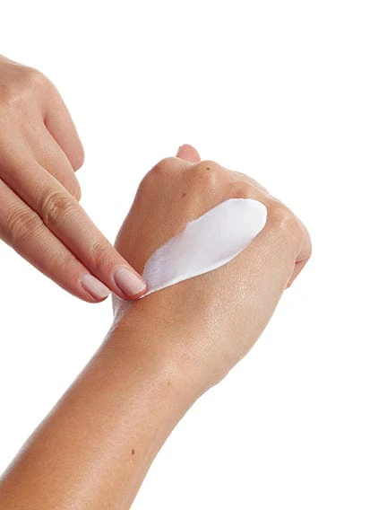Face SPF 50+ Sunscreen Fluid - Image 3